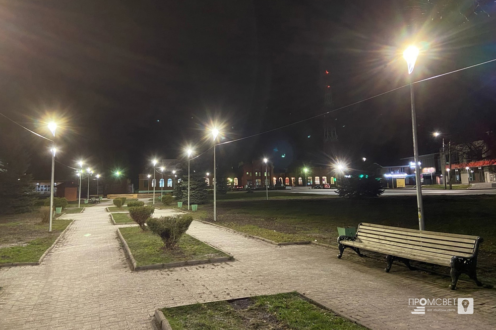 Парковое освещение Петровского сквера в В. Волочке
