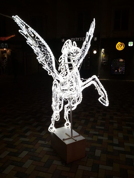 Фигура светящегося Пегаса